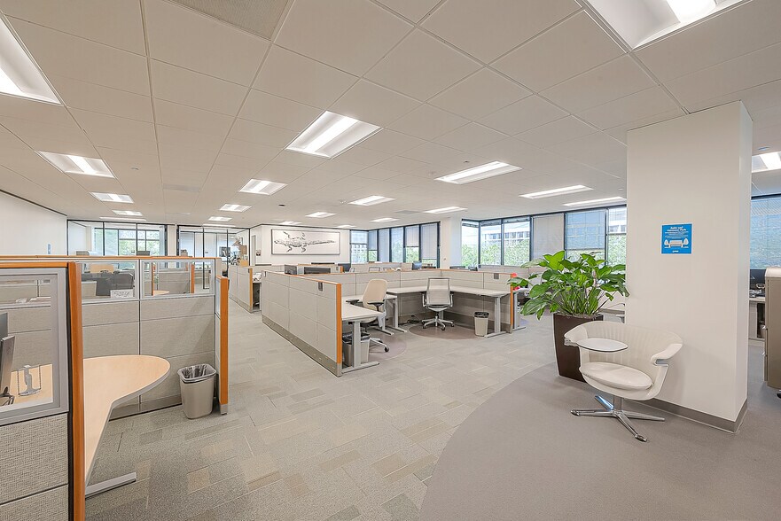 More Photos Of 6575 610 Loop S, Bellaire Office For Sale