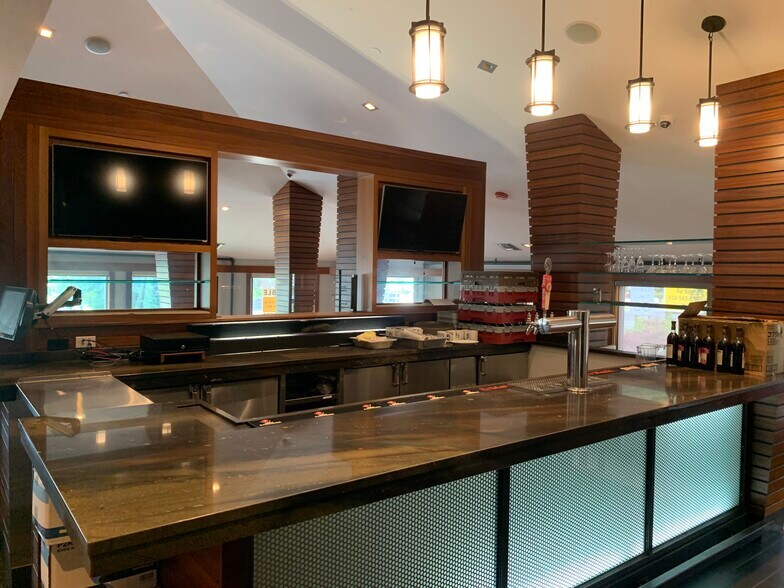 More Photos Of 718 Central Park Ave, Scarsdale Restaurant For Sale