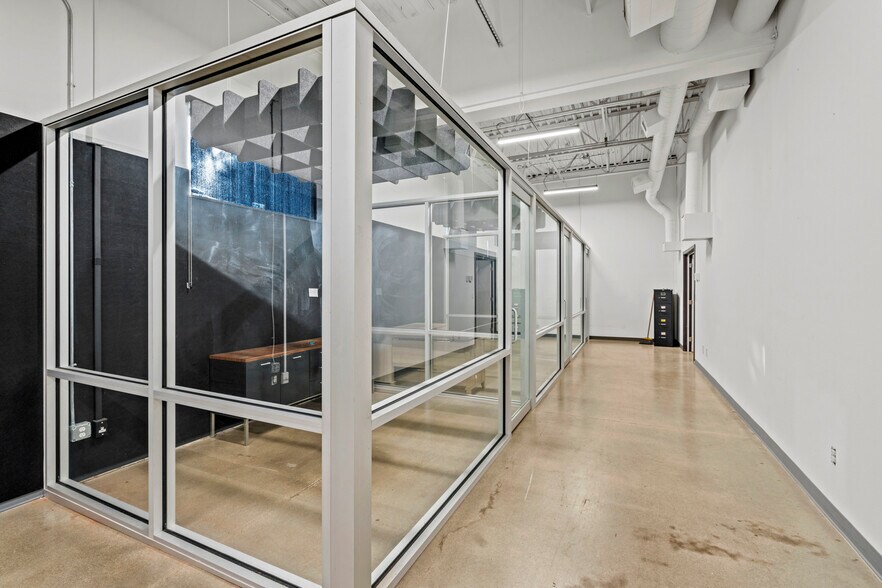 More Photos Of 4731 Industry Dr, Medford Light Manufacturing For Sale