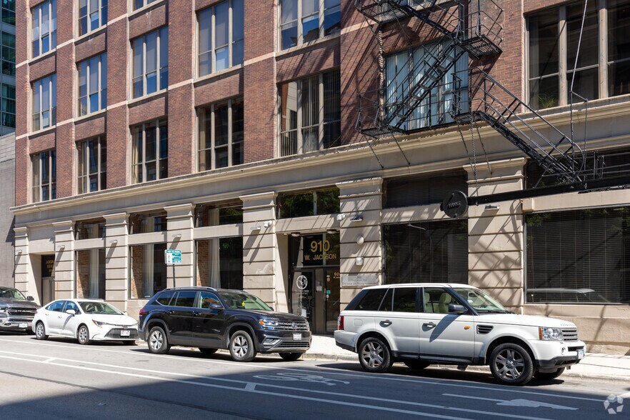 More Photos Of 900-910 W Jackson Blvd, Chicago Loft Creative Space For Lease
