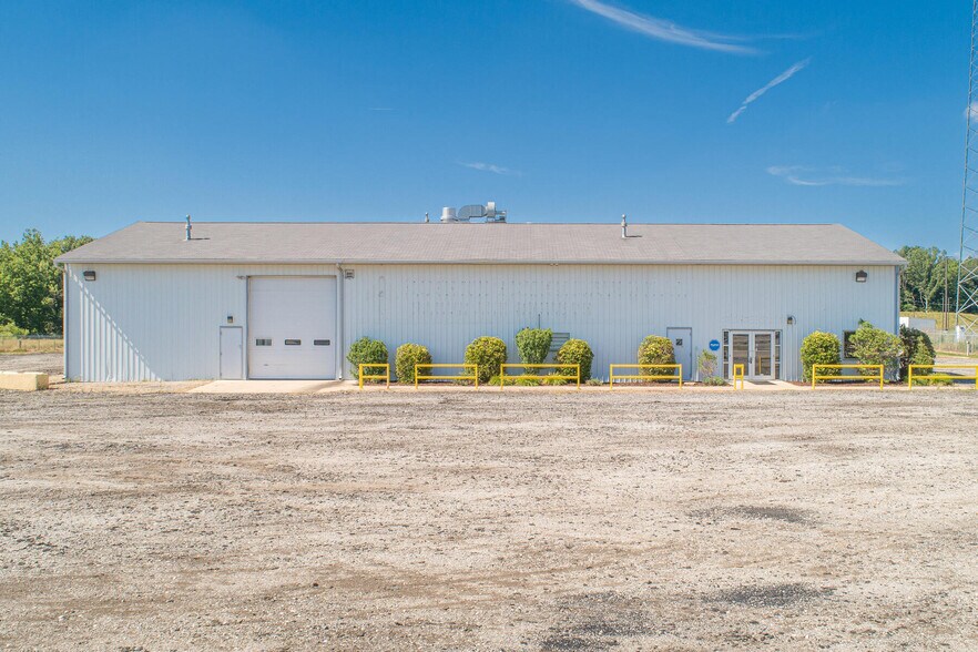 More Photos Of 1116 W County Road 450 N, Brazil Truck Terminal For Lease