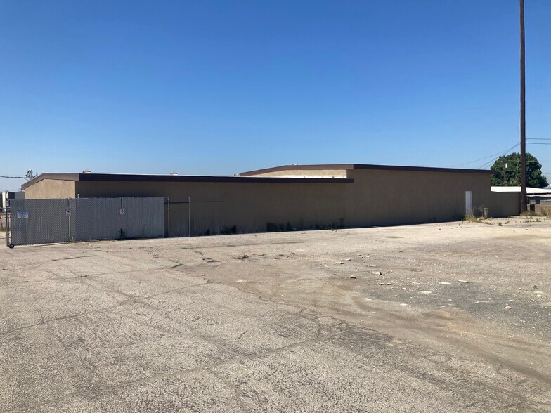 More Photos Of 5045 E State St, Ontario Warehouse For Lease