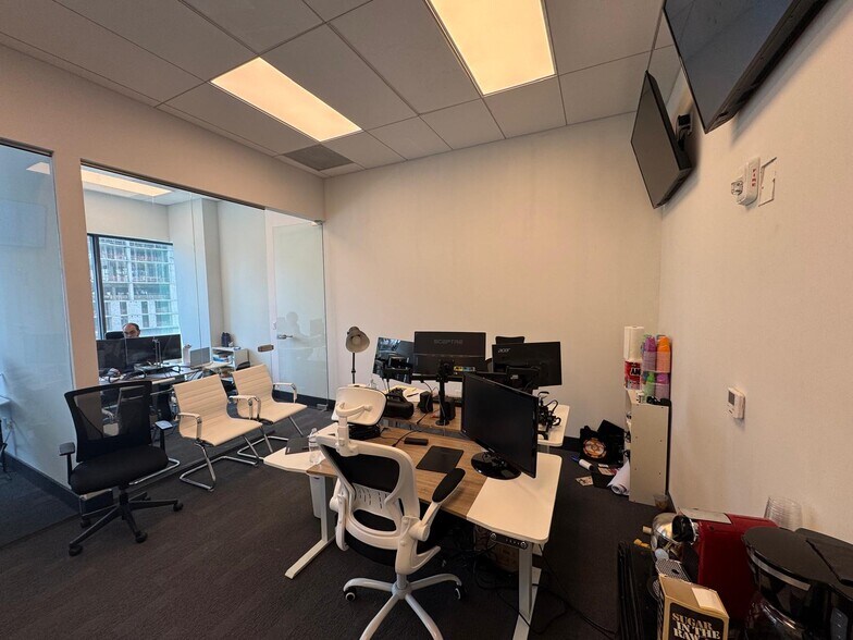 More Photos Of 19790 W Dixie Hwy, Aventura Office For Lease