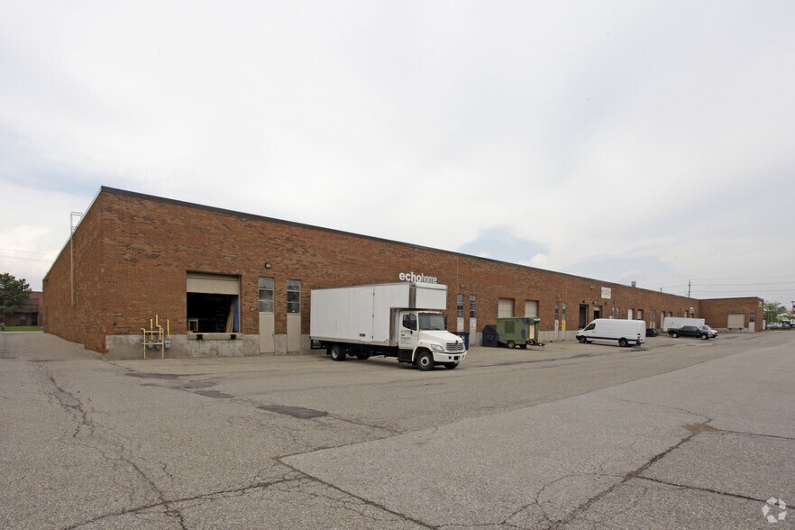 More Photos Of 1300 Kamato Rd, Mississauga Warehouse For Lease