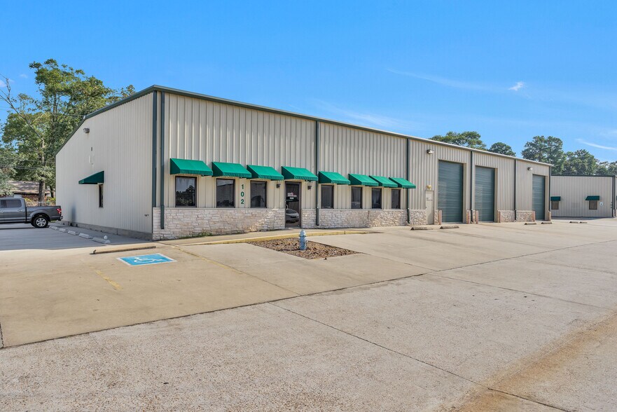More Photos Of 2418 N Frazier, Conroe Warehouse For Lease