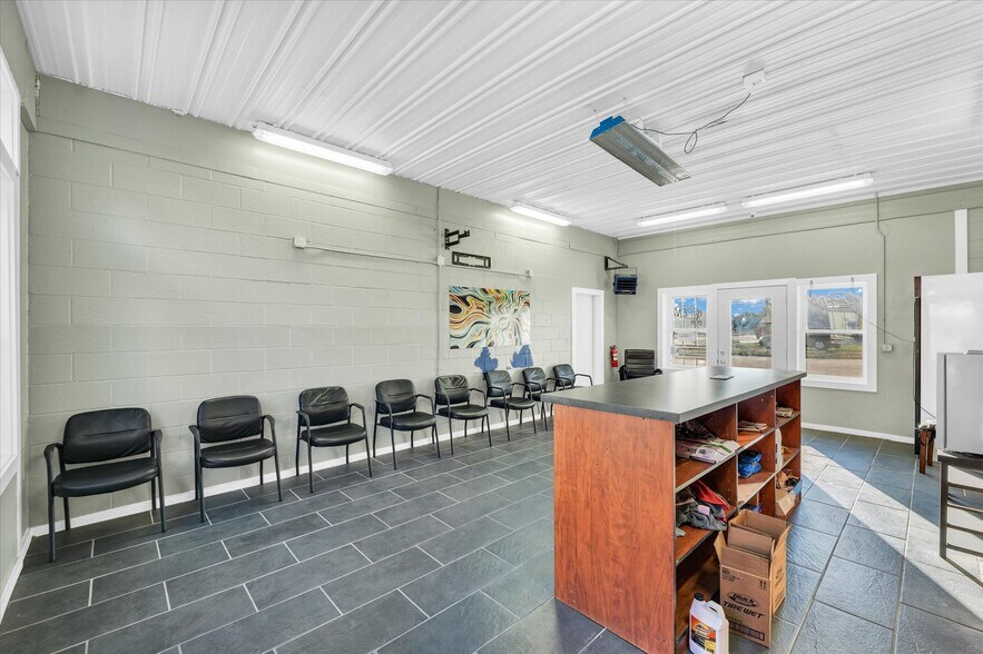 More Photos Of 501 E University Ave, Urbana Carwash For Sale