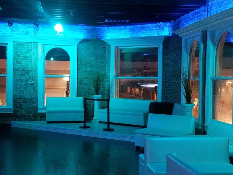 More Photos Of 201 N Citrus Ave, Covina Restaurant For Lease