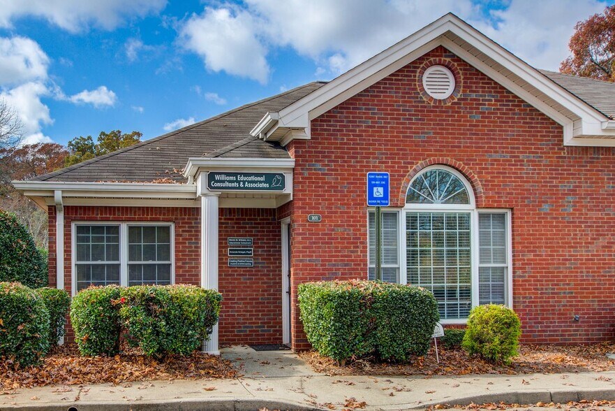 Primary Photo Of 101-106 Bombay Ln, Roswell Medical For Lease