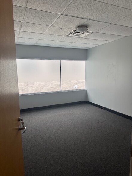 More Photos Of 800 N Old Woodward Ave, Birmingham Office For Lease