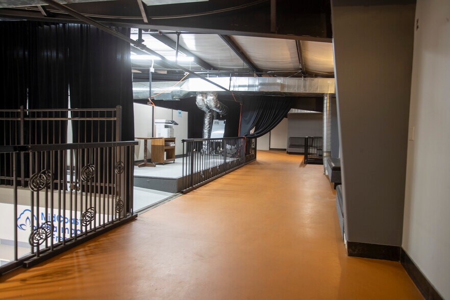 More Photos Of 25000 US 59 Rd, El Campo Flex For Sale