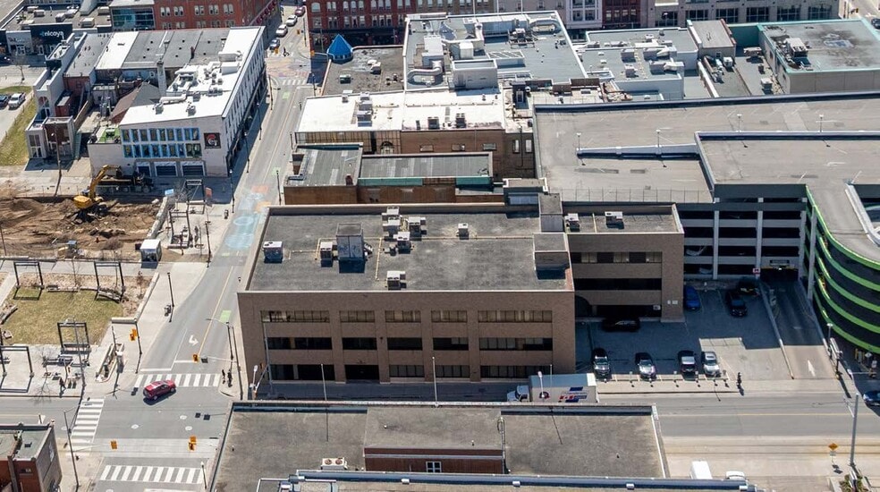 More Photos Of 7 Duke St W, Kitchener Office For Lease
