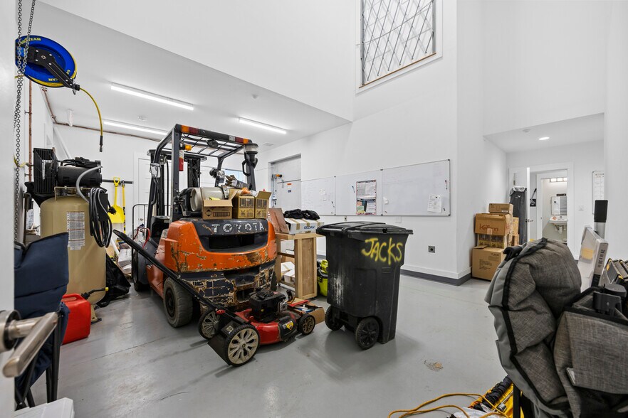 More Photos Of 691 A1A Beach Blvd, Saint Augustine General Retail For Sale