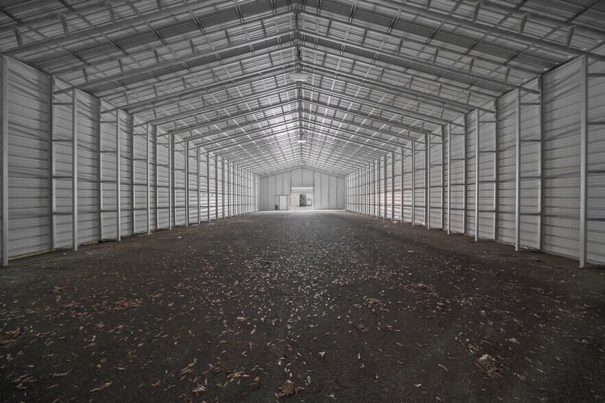 More Photos Of 1056 NE 16th St, Ocala Industrial For Lease