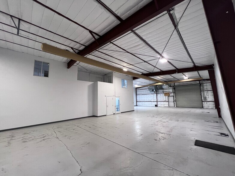 More Photos Of 811 S Santa Rita Ave, Tucson Warehouse For Lease