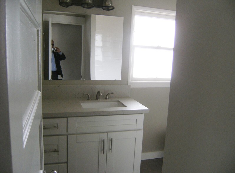 More Photos Of 1517 E 1st St, Long Beach Apartments For Sale