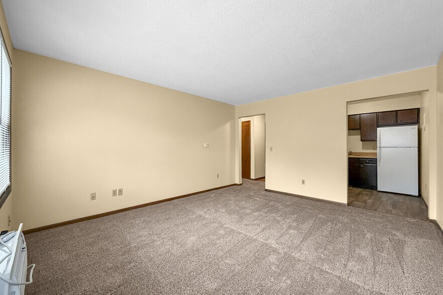 More Photos Of 3830 6th Ave, Des Moines Apartments For Sale