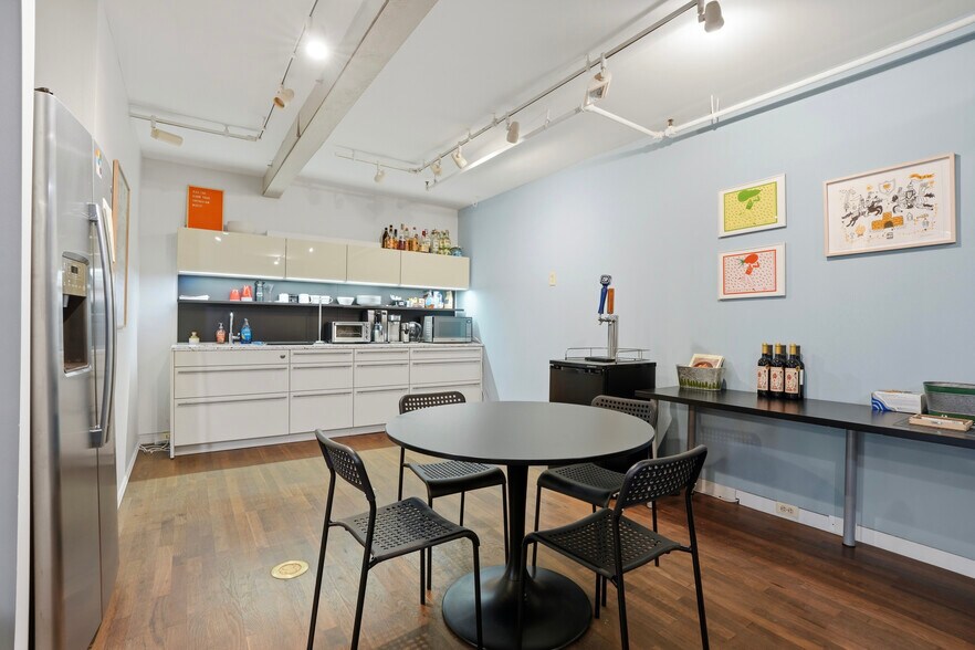 More Photos Of 230 N 2nd St, Philadelphia Loft Creative Space For Sale