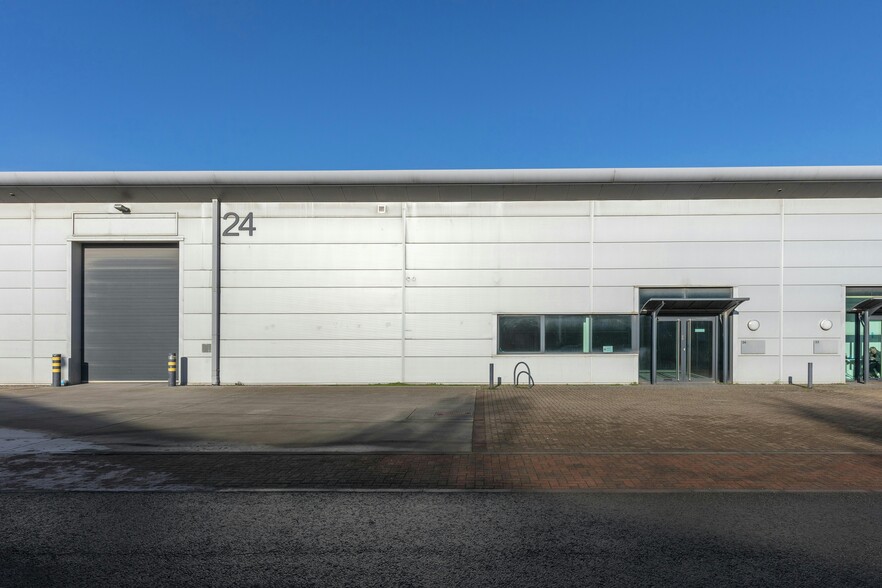 Primary Photo Of Ockham Dr, Greenford Warehouse For Lease