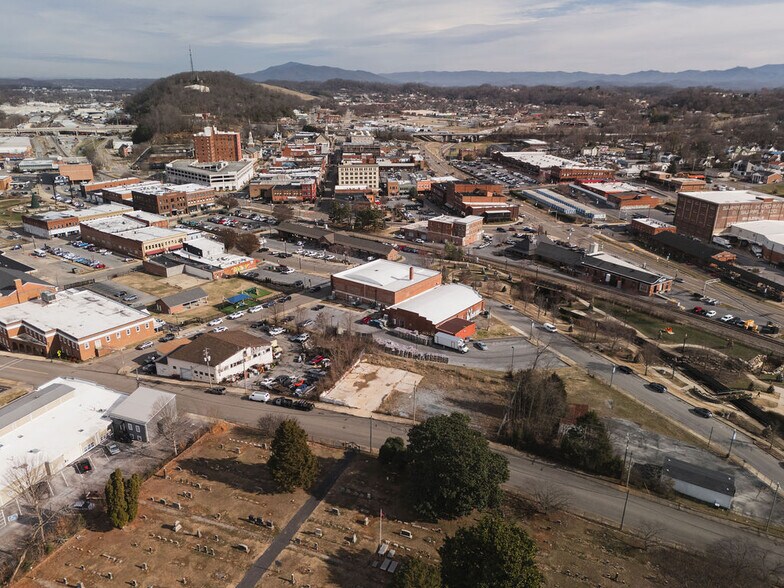 More Photos Of 213 S Boone St, Johnson City Restaurant For Sale