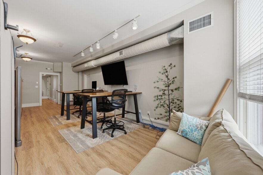 More Photos Of 39 State St, Newburyport Storefront Retail Residential For Sale