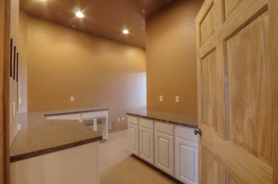 More Photos Of 710 Tenaya St, Hermosa General Retail For Sale