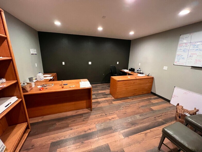 More Photos Of 8380 Agate Rd, White City Manufacturing For Sale