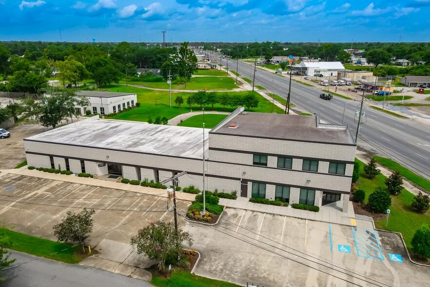 More Photos Of 805 Robin St/ 406 Airline Hwy, La Place Office For Sale