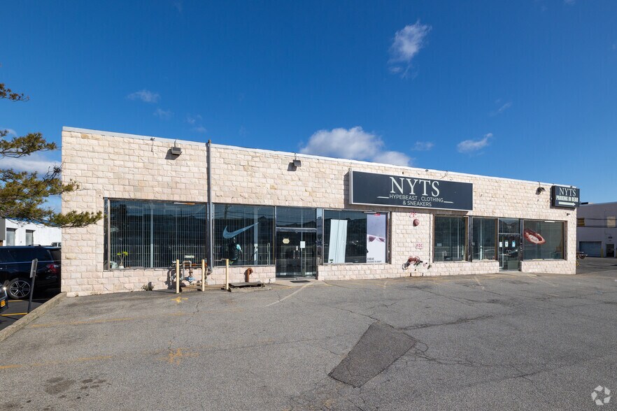 More Photos Of 1538 Old Country Rd, Plainview Showroom For Lease