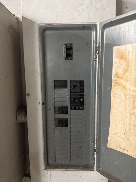 More Photos Of 16002 Pacific Ave S, Spanaway Auto Dealership For Sale