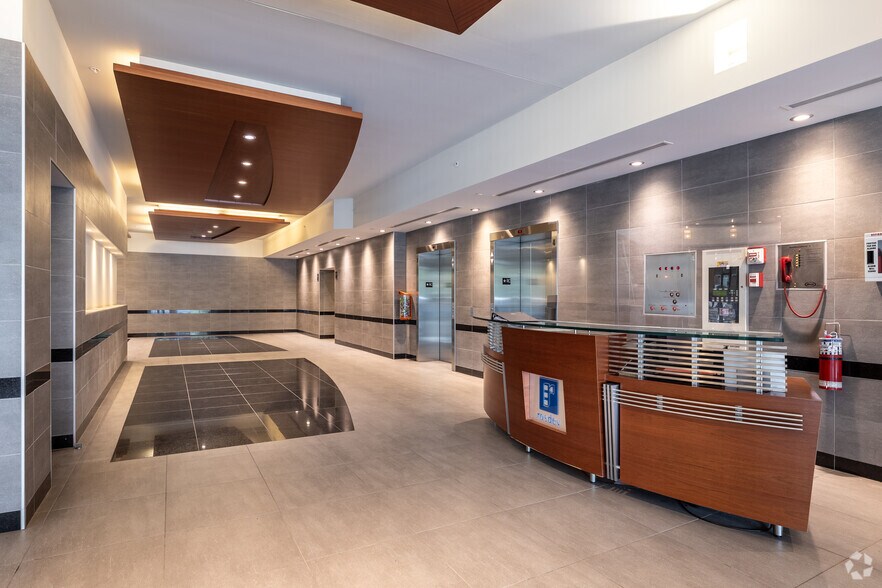 More Photos Of 7101 Av du Parc, Montréal Office For Lease