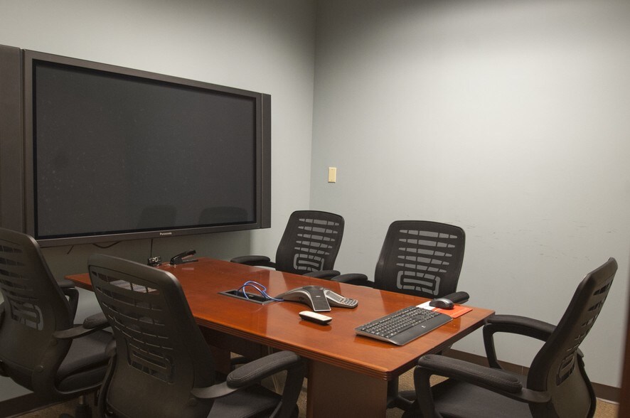 More Photos Of 410 N Cedar Bluff Rd, Knoxville Office For Lease