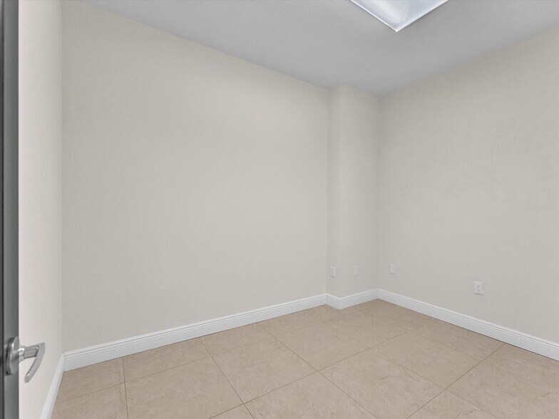 More Photos Of 2470 NW 102nd Pl, Doral Storefront Retail Office For Sale