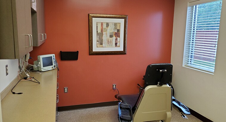 More Photos Of 5921 Harbour Ln, Midlothian Medical For Lease