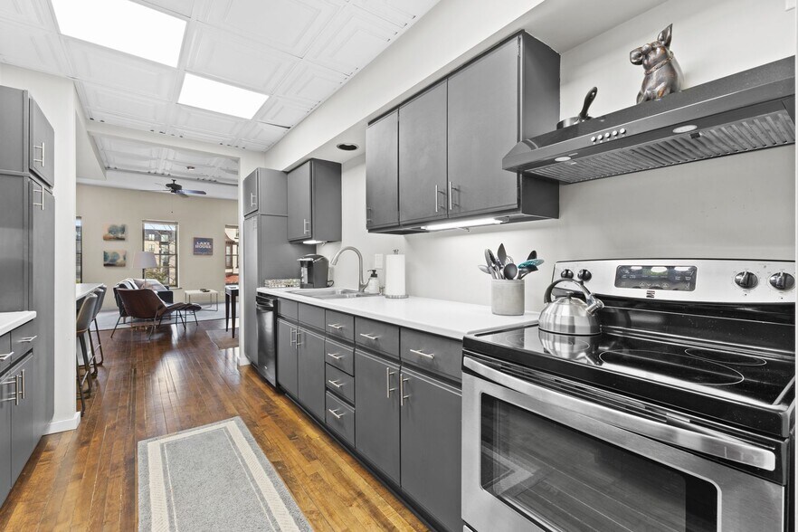 More Photos Of 228 Main St, Racine Restaurant For Sale