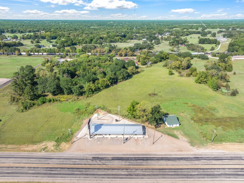 More Photos Of 15996 Highway 80, Edgewood Flex For Sale