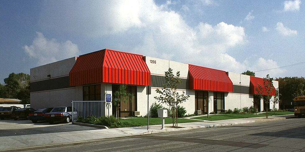 More Photos Of 1255 Maine Ave, Baldwin Park Warehouse For Lease