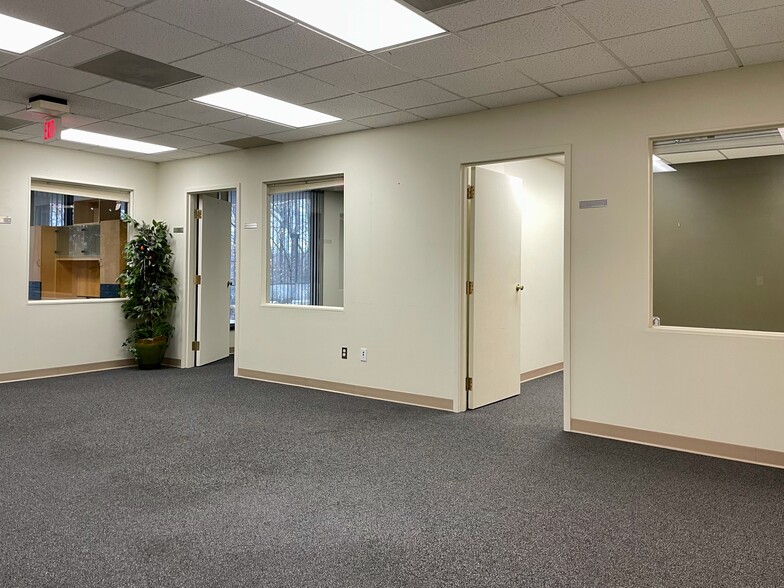 More Photos Of 90 Grove St, Ridgefield Medical For Sale