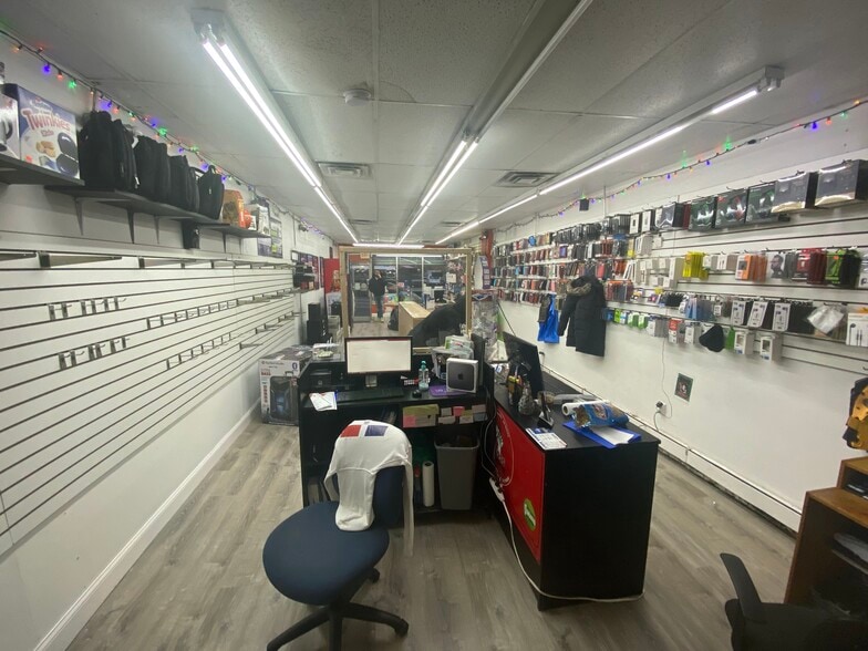 More Photos Of 467 Main St, Orange Storefront For Lease
