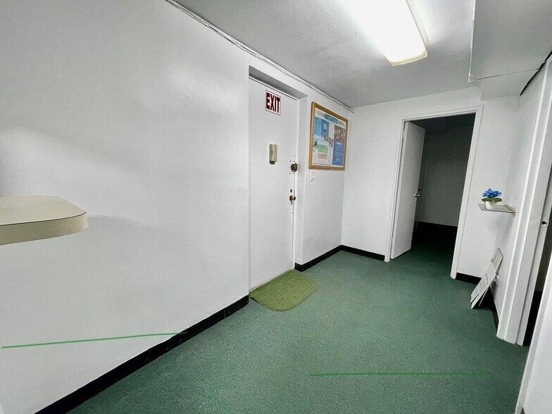 More Photos Of 10025 Queens Blvd, Forest Hills Apartments For Sale