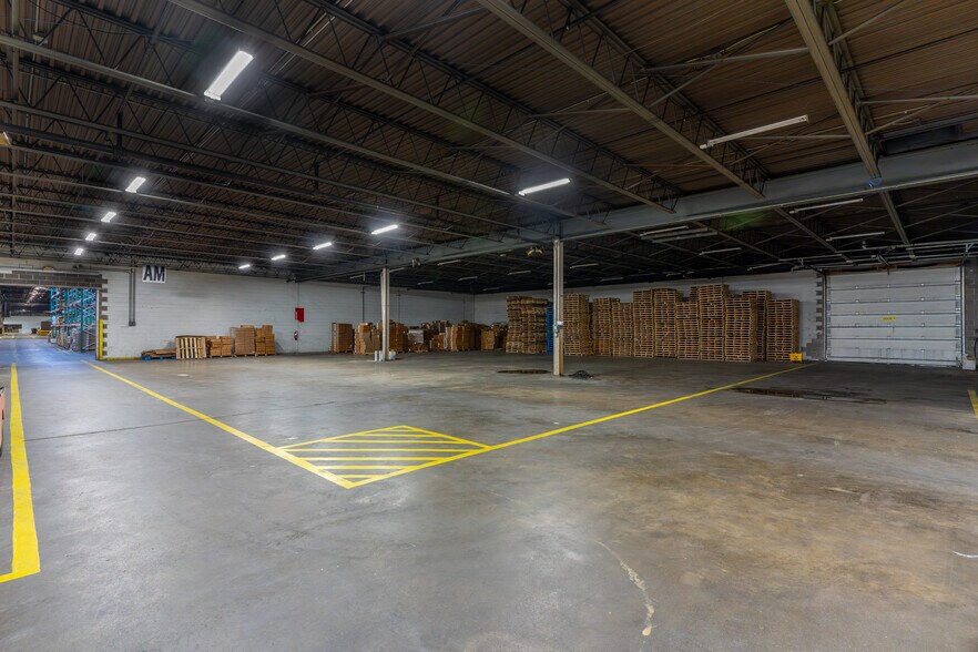 More Photos Of 1000 N South Rd, Scranton Warehouse For Lease
