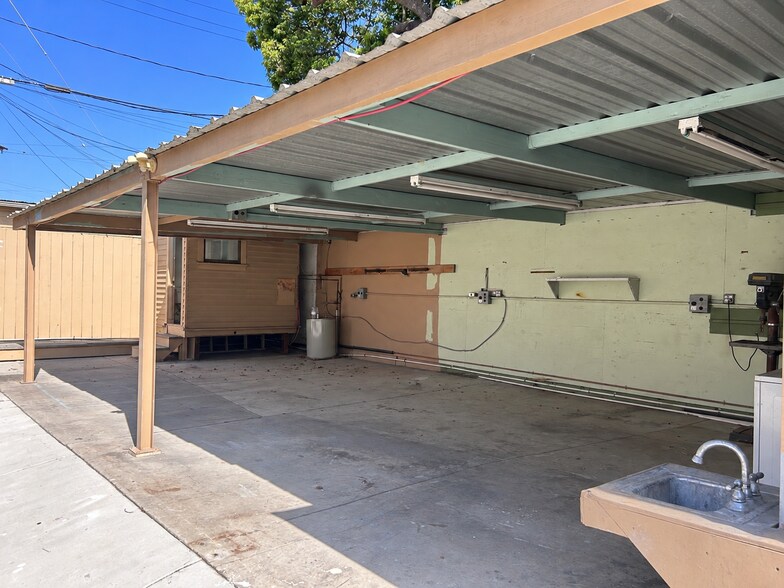 More Photos Of 2328 Newton Ave, San Diego Flex For Lease