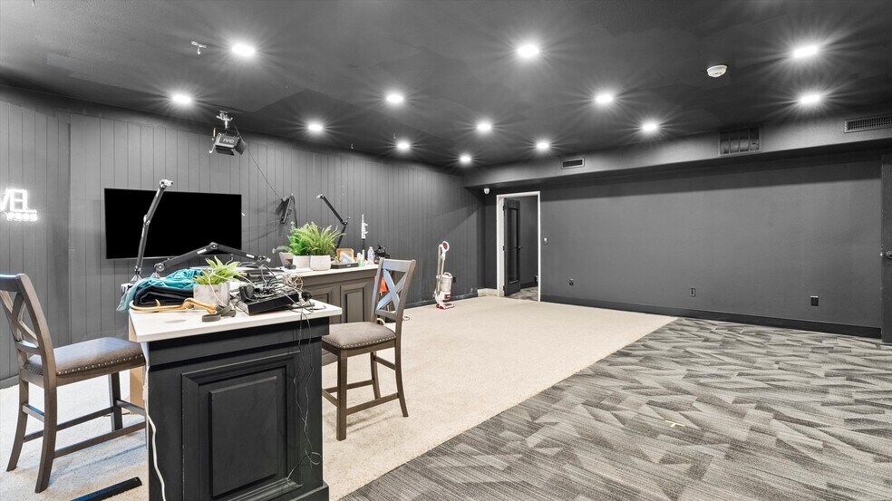 More Photos Of 5808 Bedford St, Pasco Office For Sale