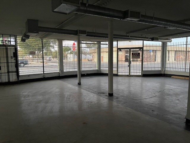 More Photos Of 38463 9th St E, Palmdale Storefront For Sale