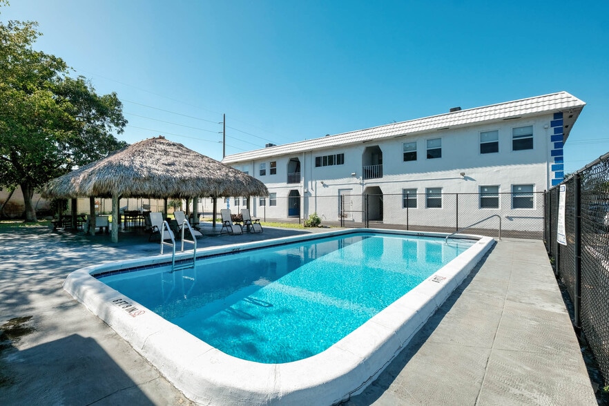 More Photos Of 999 W Prospect Rd, Oakland Park Apartments For Sale
