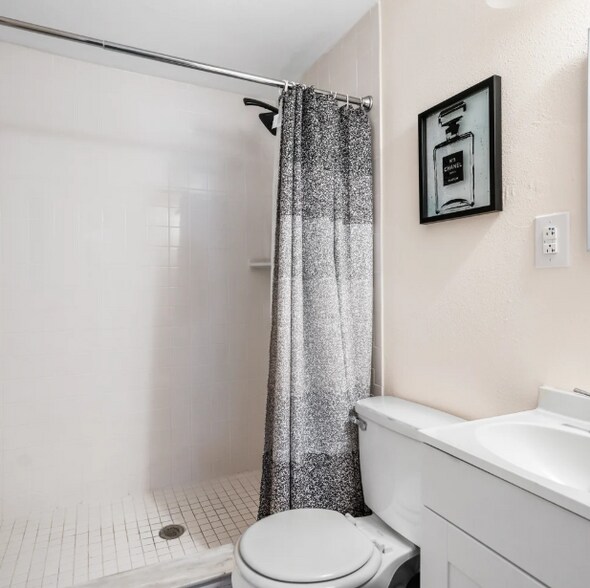 More Photos Of , Tampa Multifamily For Sale