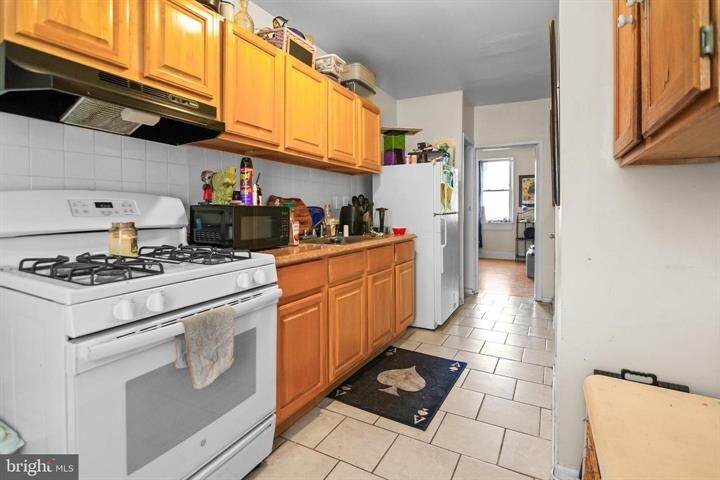 More Photos Of 301 S Ann St, Baltimore Storefront Retail Residential For Sale