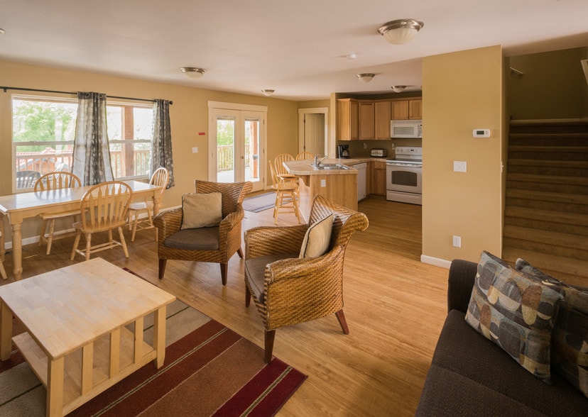 More Photos Of 57662 N Hwy 155 N, Electric City Hotel For Sale