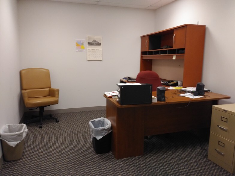 More Photos Of 1000 Mount Laurel Cir, Shirley Light Manufacturing For Lease