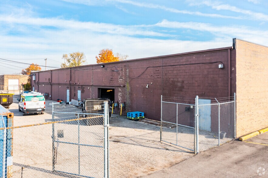 More Photos Of 12131-12161 Wormer, Redford Industrial For Sale