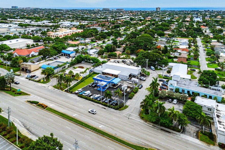 More Photos Of 1941 NE 34th Ct, Lighthouse Point Freestanding For Sale